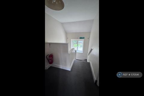 4 bedroom semi-detached house to rent, Potters Grove, New Malden, KT3