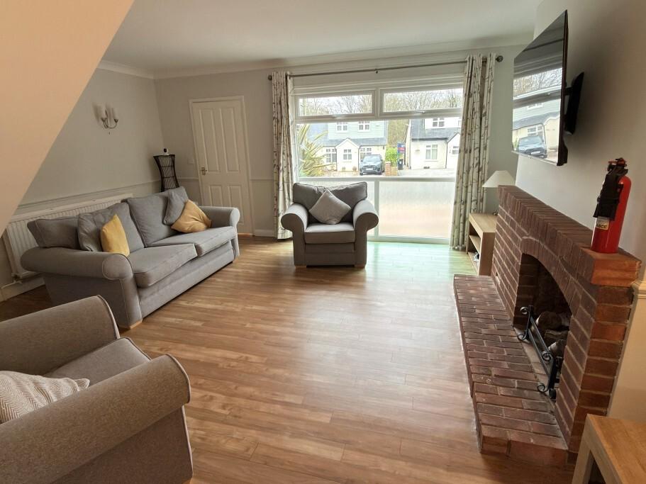 L-Shaped Lounge 1