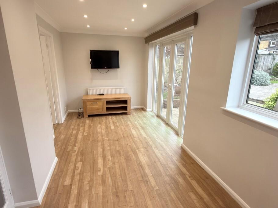 Dining Room Pic 1