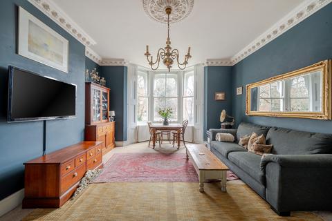 2 bedroom apartment for sale, Alton Road, London, SW15