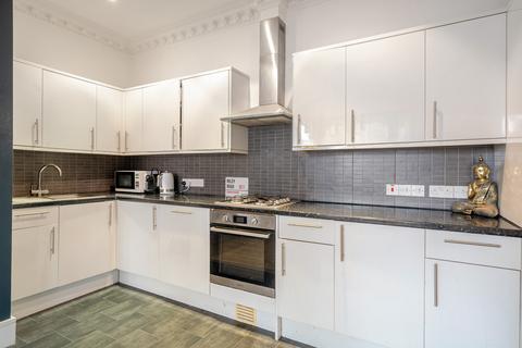2 bedroom apartment for sale, Alton Road, London, SW15