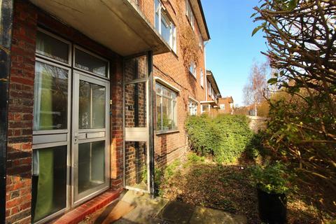 3 bedroom maisonette for sale, Macauley House, Woodlea Road, London N16