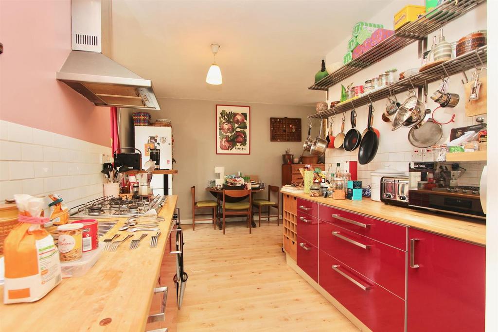 Macauley House, N16