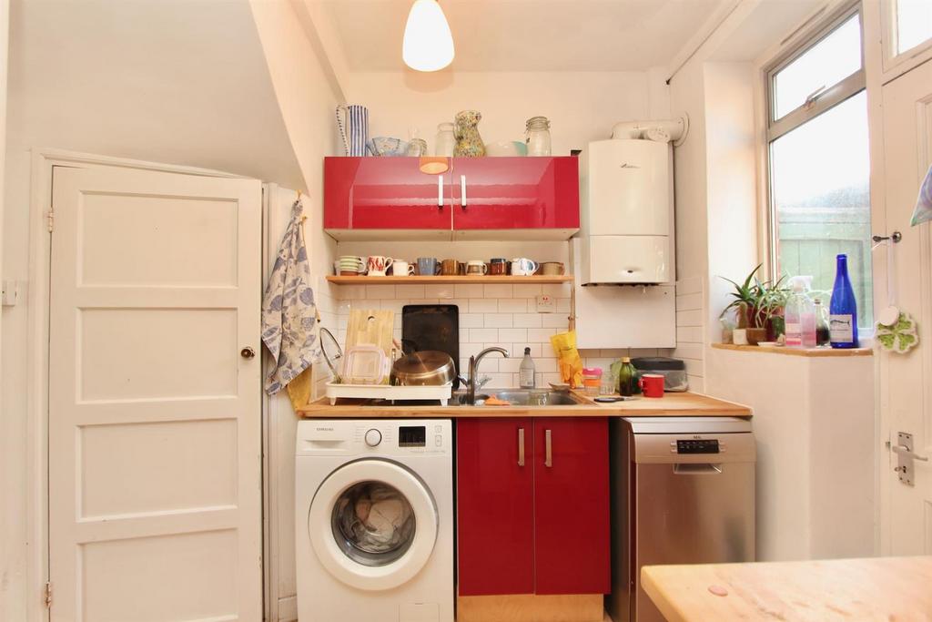Macauley House, N16