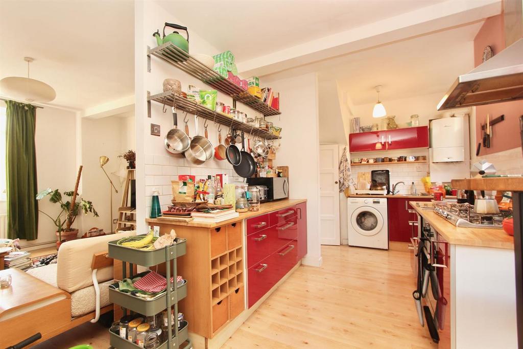 Macauley House, N16