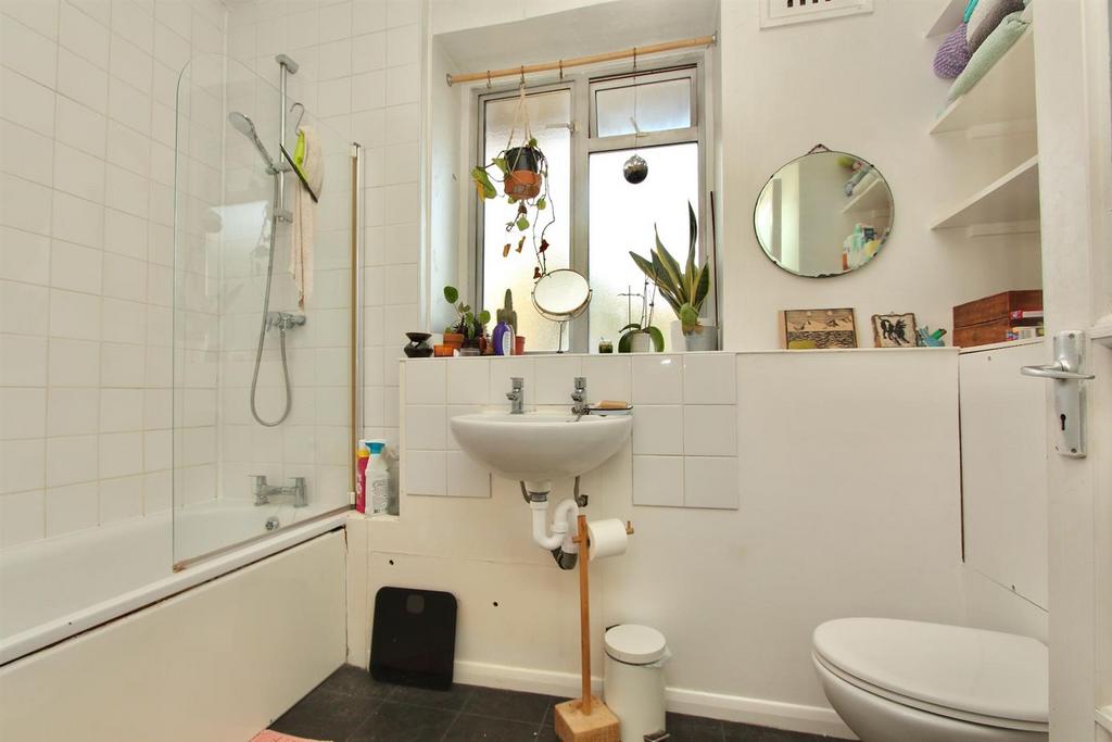 Macauley House, N16
