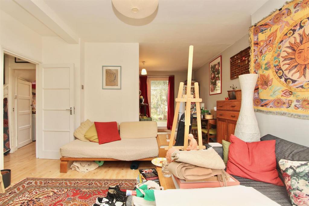 Macauley House, N16