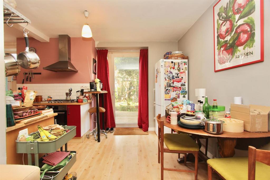 Macauley House, N16