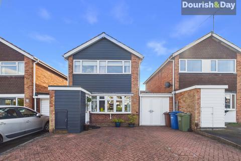 3 bedroom detached house for sale, Lawnsfield Walk, Stafford ST16