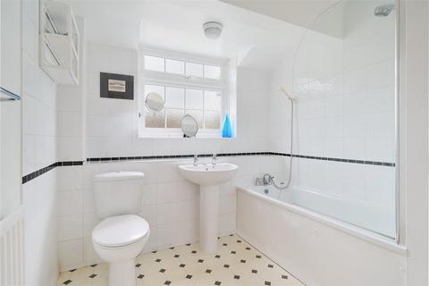 4 bedroom detached house for sale, The Beeches, Banstead
