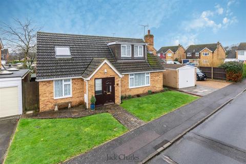 3 bedroom detached house for sale, Iden Crescent, Staplehurst, Tonbridge