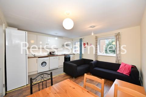 undefined, Cyclops Mews, Canary Wharf,London E14