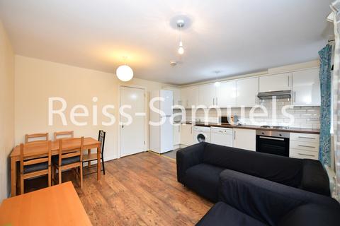 undefined, Cyclops Mews, Canary Wharf,London E14