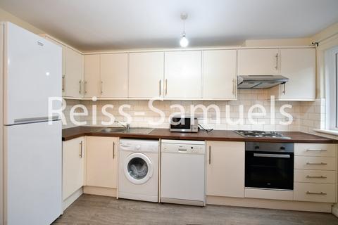 undefined, Cyclops Mews, Canary Wharf,London E14
