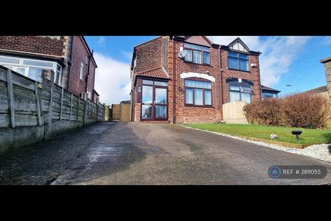3 bedroom semi-detached house to rent, Windsor Road Prestwich, Manchester, M25