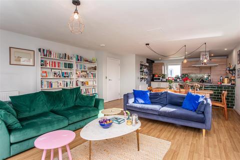 undefined, Bolan Apartments, Mile End, E3