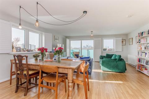 3 bedroom flat for sale, Bolan Apartments, Mile End, E3