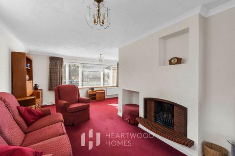 2 bedroom detached bungalow for sale, Blake Close, St. Albans, AL1 5SG