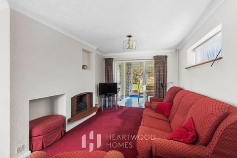 2 bedroom detached bungalow for sale, Blake Close, St. Albans, AL1 5SG