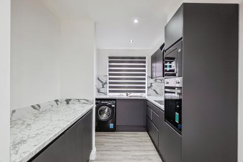 2 bedroom terraced house for sale, Wigeon Path, London, SE28