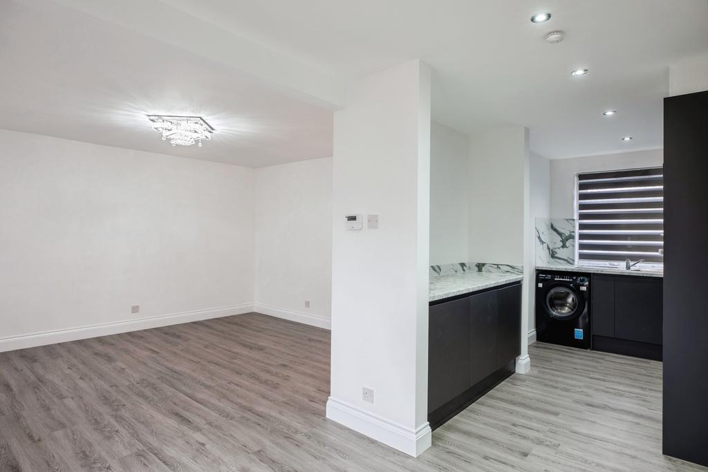 Lounge / Kitchen