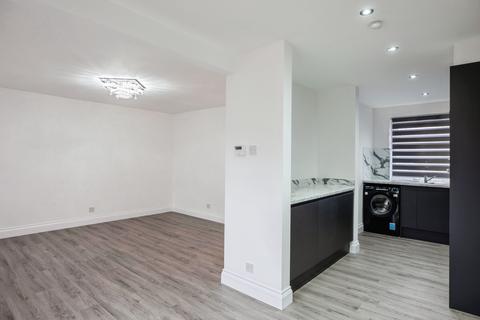 2 bedroom terraced house for sale, Wigeon Path, London, SE28