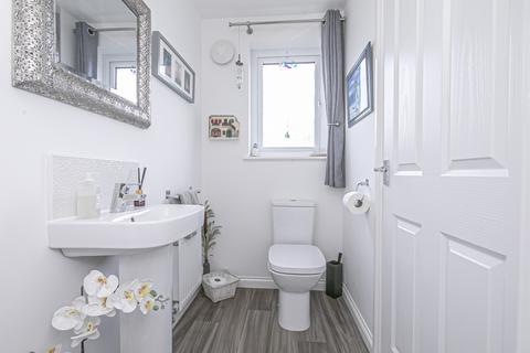 4 bedroom detached house for sale, 47 Russell Avenue, Kingseat, KY12 0YX