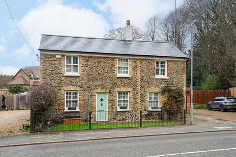 Woburn Road, Heath And Reach, Leighton Buzzard