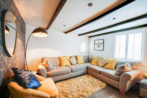 4 bedroom detached house for sale, Woburn Road, Heath And Reach, Leighton Buzzard