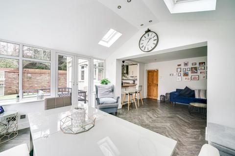 4 bedroom detached house for sale, Woburn Road, Heath And Reach, Leighton Buzzard