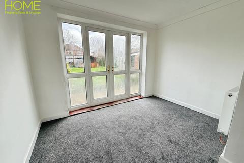 3 bedroom semi-detached house to rent, Brabazon Road, Oadby, Leicester