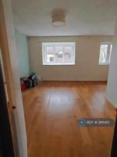 2 bedroom flat to rent, Woodrush Close, London, SE14