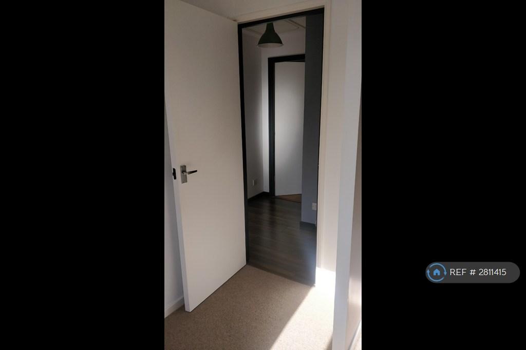 Bedroom 1 - Hallway