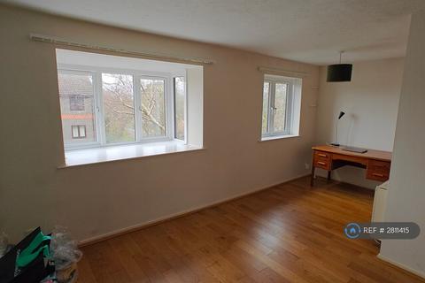 2 bedroom flat to rent, Woodrush Close, London, SE14