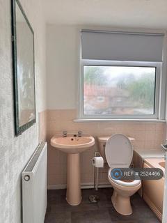 3 bedroom semi-detached house to rent, Linden Close, Warrington, WA1