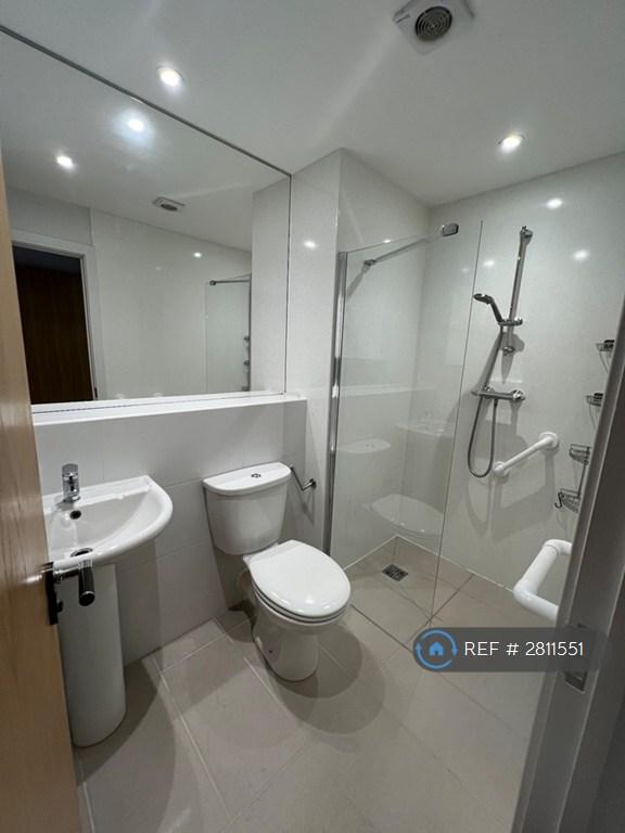 Master Bedroom Bathroom
