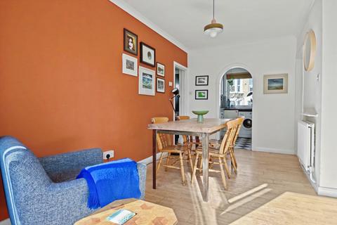 2 bedroom flat for sale, Burghley Road, Kentish Town, London NW5