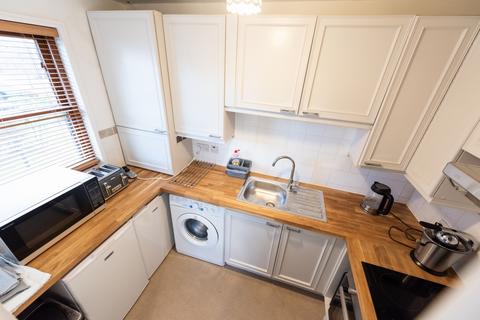undefined, Mayfield Road, Chiswick, W12