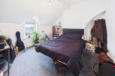 6 bedroom terraced house for sale, Hawthorne Avenue, Uplands, SA2