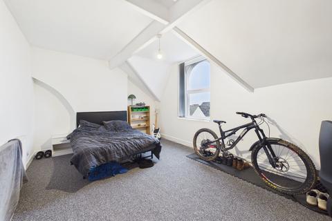 6 bedroom terraced house for sale, Hawthorne Avenue, Uplands, SA2