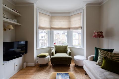 3 bedroom maisonette for sale, Newport Road, London E10