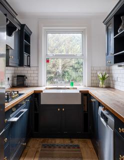 3 bedroom maisonette for sale, Newport Road, London E10