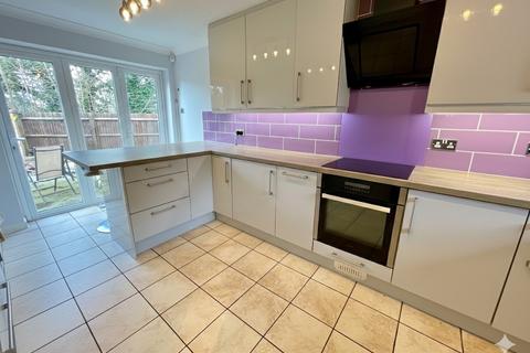 undefined, Benington Close, Luton, LU2 7YJ