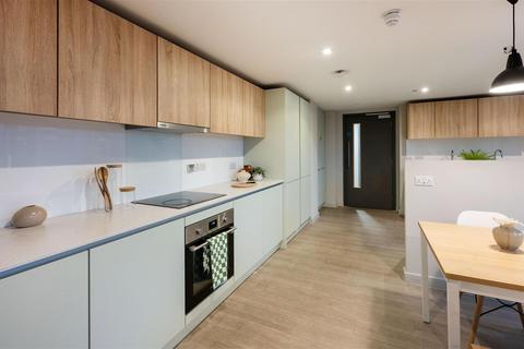 Studio to rent, Stour Road, London E3