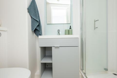 1 bedroom in a flat share to rent, Stour Road, London E3