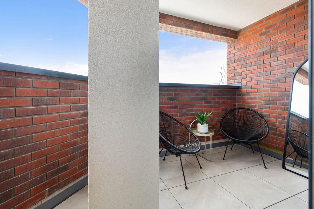 Balcony (example)