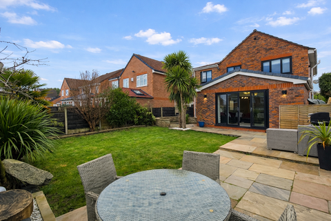 4 bedroom detached house for sale, Yarn Croft, Manchester M29