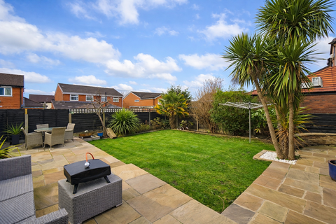 4 bedroom detached house for sale, Yarn Croft, Manchester M29