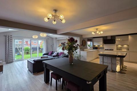 4 bedroom detached house for sale, Yarn Croft, Manchester M29