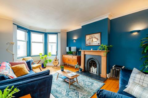 3 bedroom flat for sale, 12/4 Learmonth Avenue, Comely Bank, Edinburgh, EH4 1DF